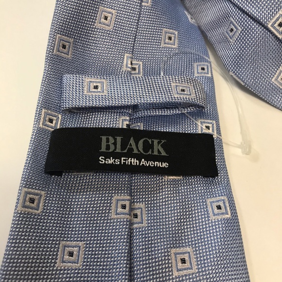 Saks Fifth Avenue Men’s Neck Tie - Picture 3 of 4